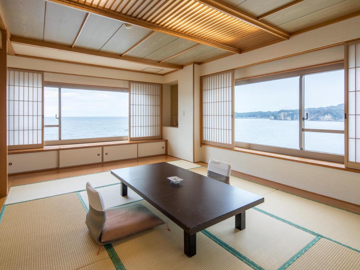 Mikazuki Sea-park Katsuura Ryokan 4*