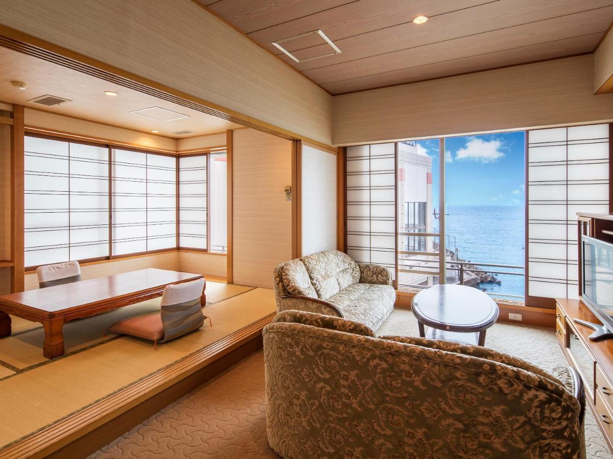 Mikazuki Sea-park Katsuura Ryokan 4*